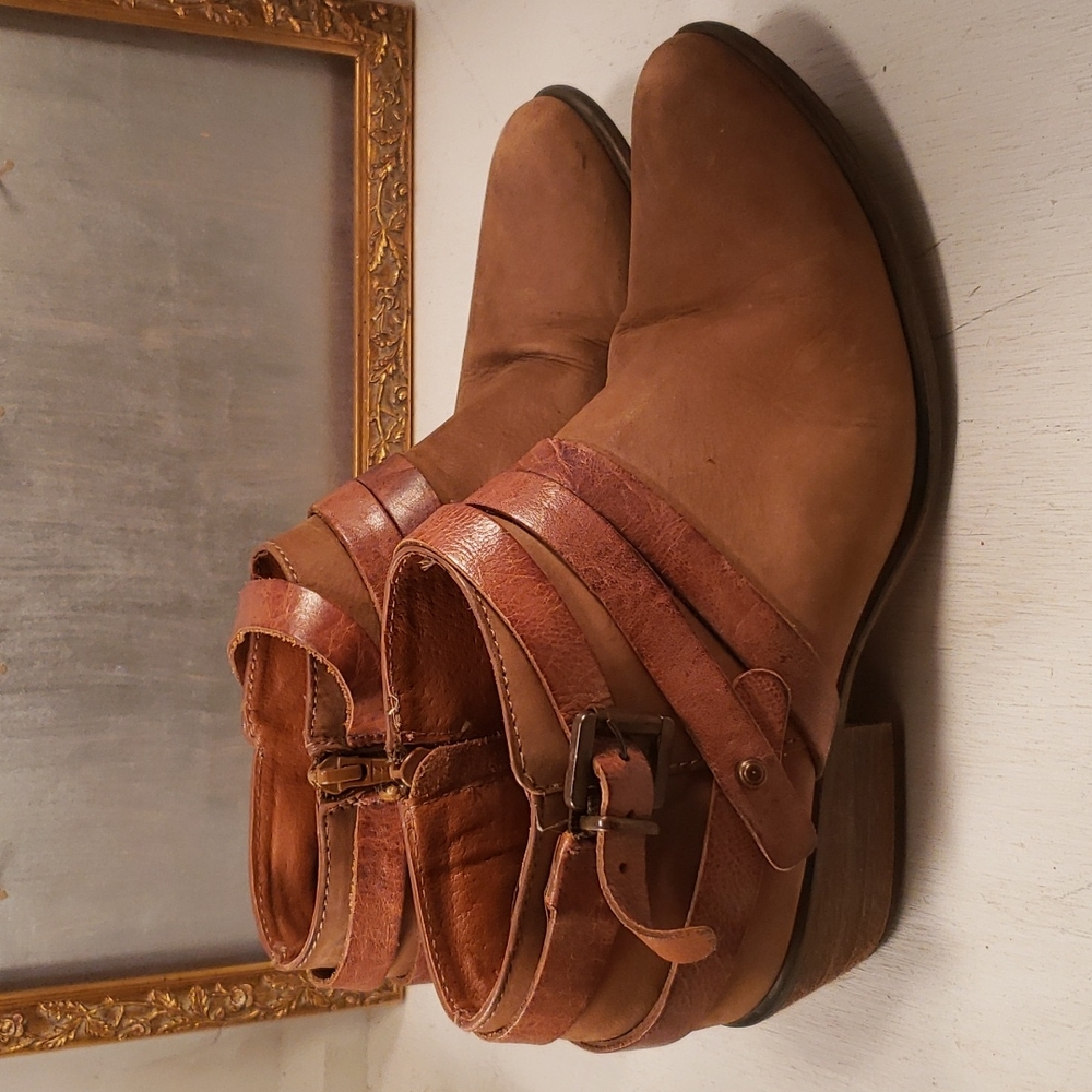 Steve Madden camel suede booties sz 8